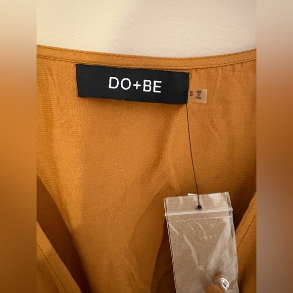 Do+Be Women's V-Neck Blouse S NWTs - Picture 4 of 5